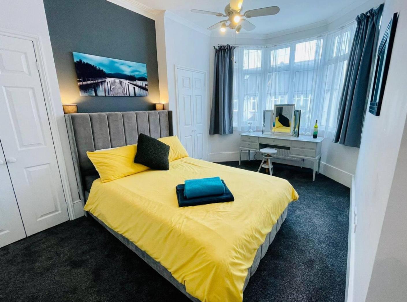 Flat In The Heart Of Leigh On Sea Less Than 2 Miles From The Beach Southend-on-Sea Eksteriør bilde